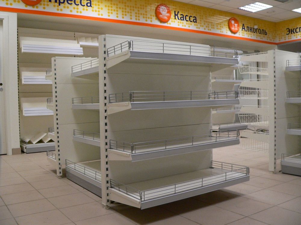 Островной стеллаж для вина с прямыми торцевыми полками