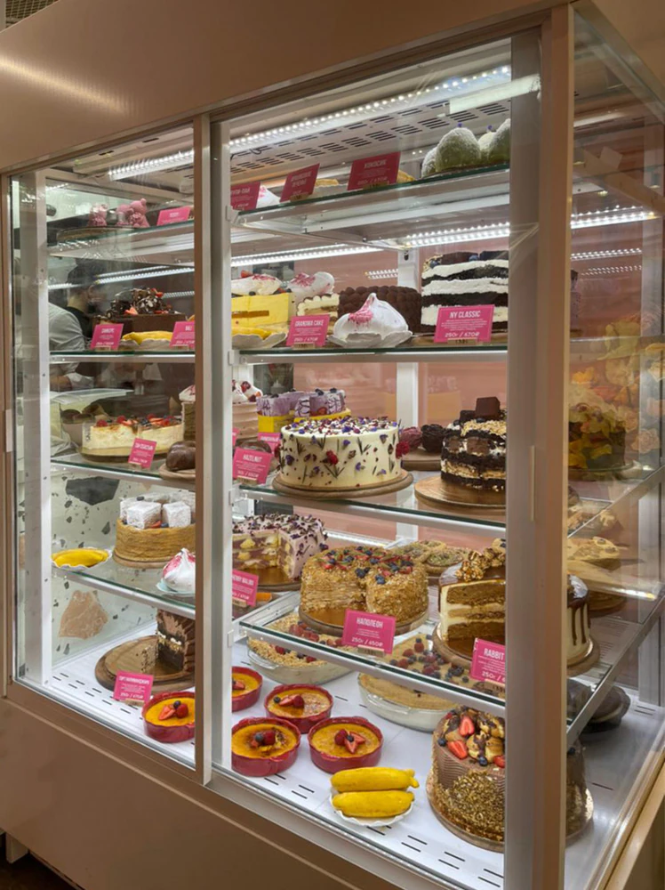 Кондитерская витрина SWEET BL тортики